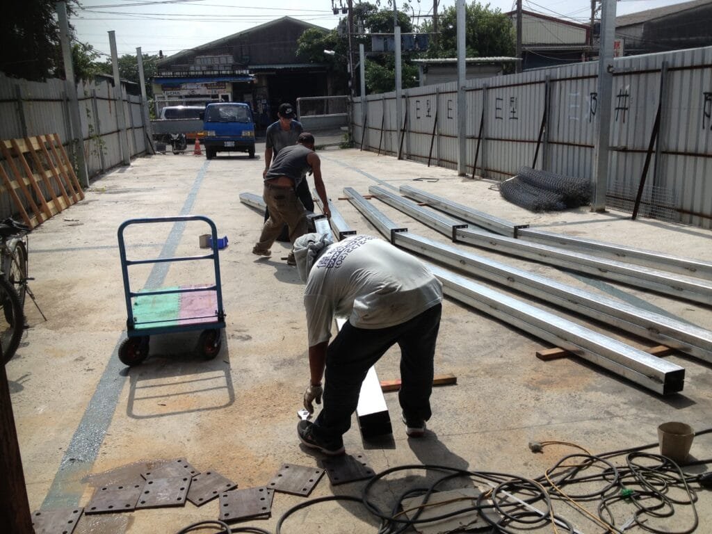 偉榤工程 停車場上鉄架綠化 偉榤工程有限公司 精品鋁門窗提供永和鋁門窗,中和鋁門窗,新店鋁門窗,土城鋁門窗 停車場廠商 停車場 紅綠燈 停車場鐵捲門 停車場紅外線感應器 停車場cad 停車場999 停車場 rfid