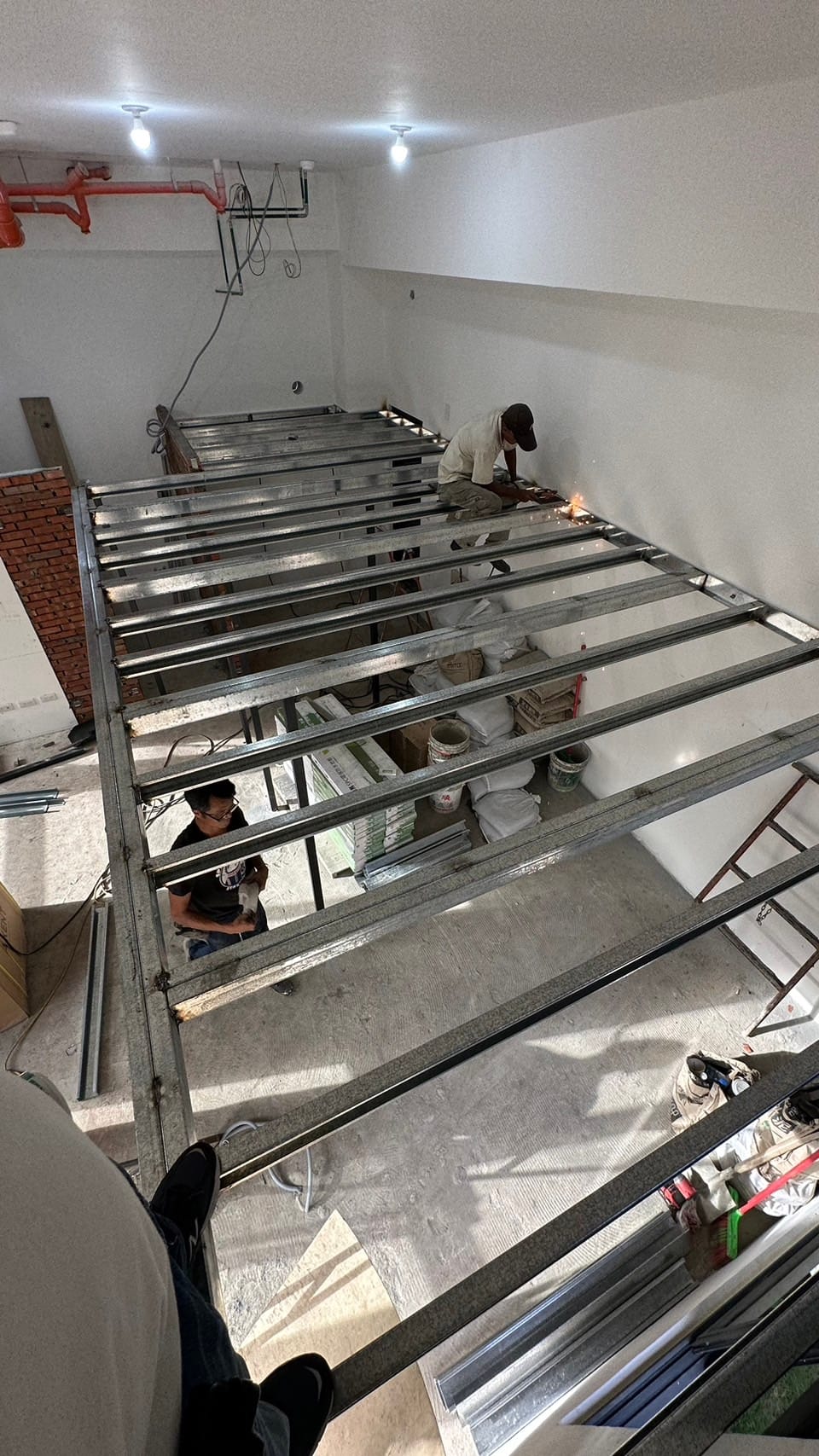 C型鋼夾層工法、倉庫夾層、工廠夾層施工、住家夾層設計、鋼構夾層報價、挑高夾層改建、樓中樓夾層施工、H型鋼夾層