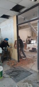 偉榤工程有限公司 | 施工案例與專業服務介紹 專業鋁門窗工程｜大門拆除｜隔間工程｜採光罩｜氣密窗｜防盜窗